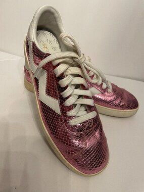 Stuart Weitzman "Daryl" sneaker, size 9